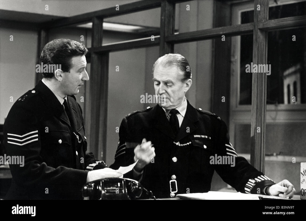 DIXON OF DOCK GREEN   BBC TV series 1955 to 1976 with Jack Warner at right as Constable George Dixon Stock Photo
