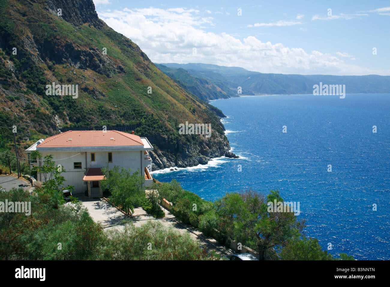 Steilkueste Am Tyrrhenischen Meer Einsames Haus Am Meeresufer