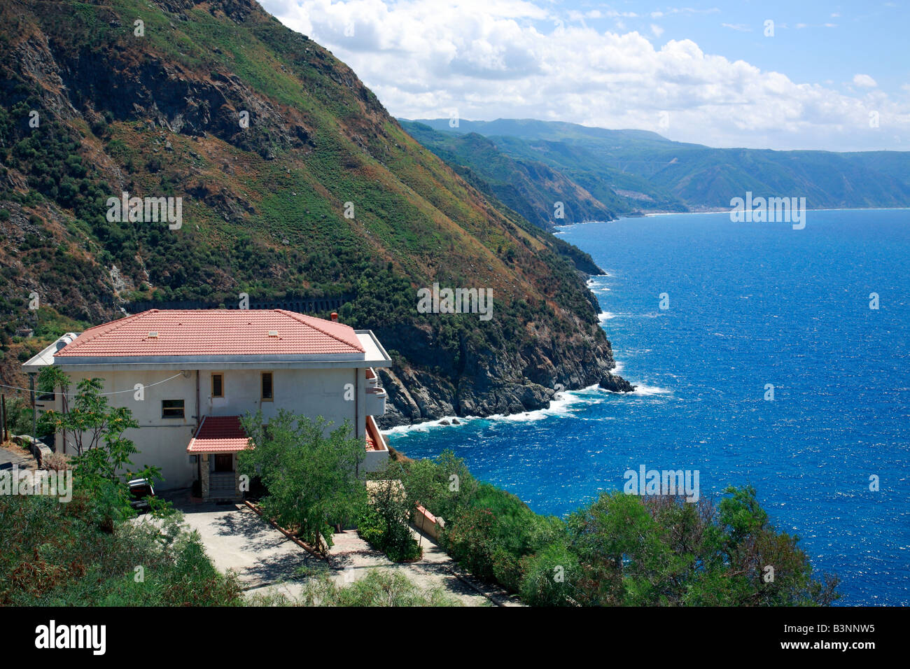 Steilkueste Am Tyrrhenischen Meer Einsames Haus Am Meeresufer