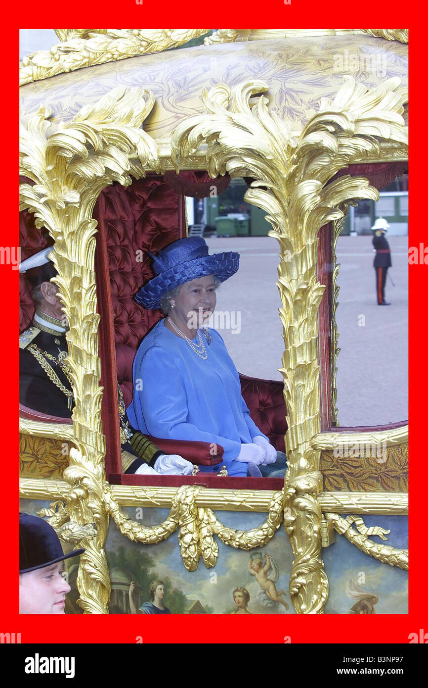 Queen jubilee june 2002 hi-res stock photography and images - Alamy