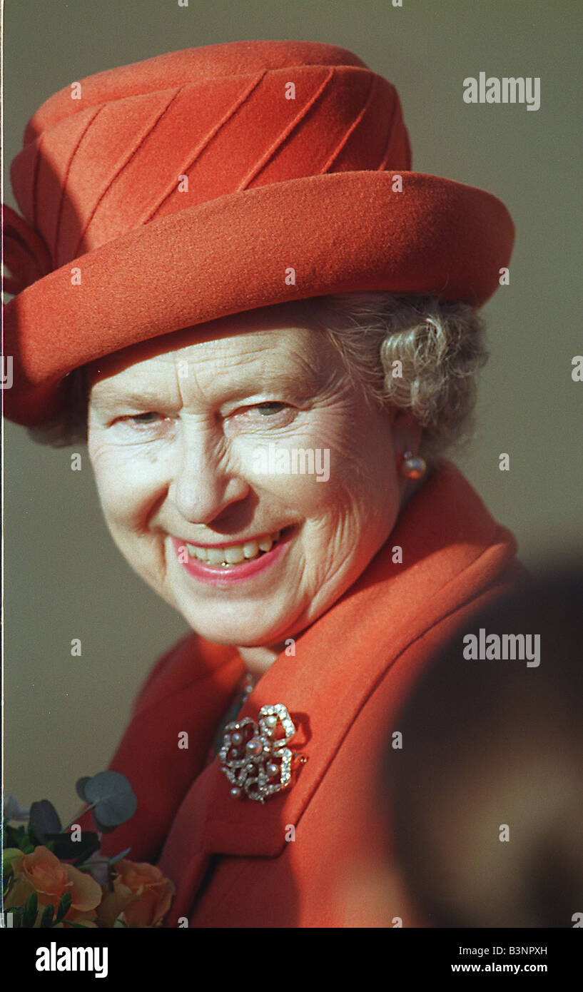 Queen Elizabeth at Holyrood Palace October 1997 Stock Photo Alamy