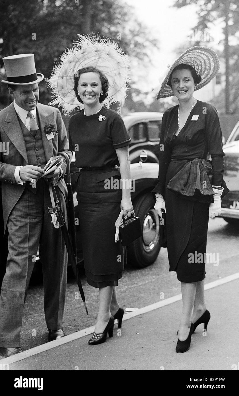 1950 Clothing Ascot Fashion Stock Photo - Alamy