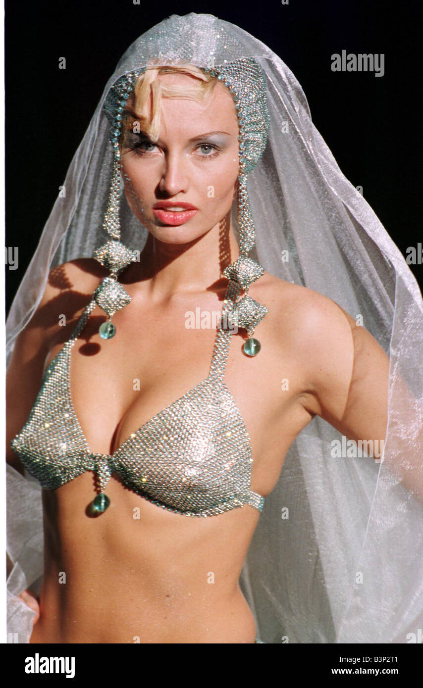 Adriana Sklenarikova January 1999 The face of Wonderbra poses at the Paco  Rabanne Fashion Show in Paris Stock Photo - Alamy