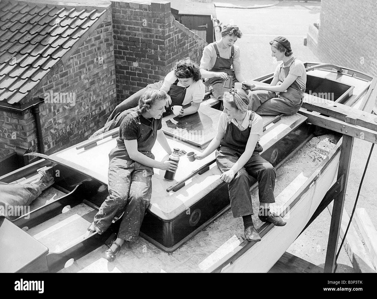 Women Boat Builders during WW2 1941 Women doing mens jobs during the