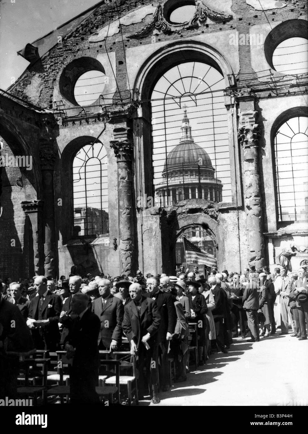 Service being held at St Mary and Bow church in London during the Blitz attack of the German Luftwaffe 1940s Stock Photo