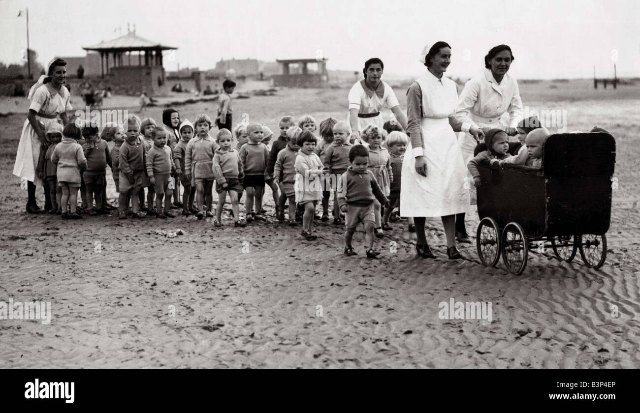 Ww2 London Children High Resolution Stock Photography and Images - Alamy