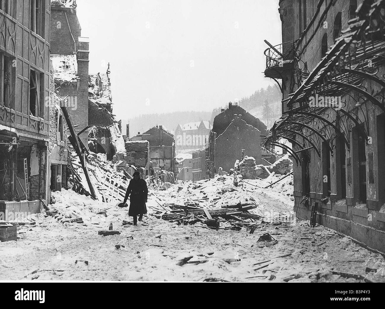 German soldiers ww2 snow Black and White Stock Photos & Images - Alamy