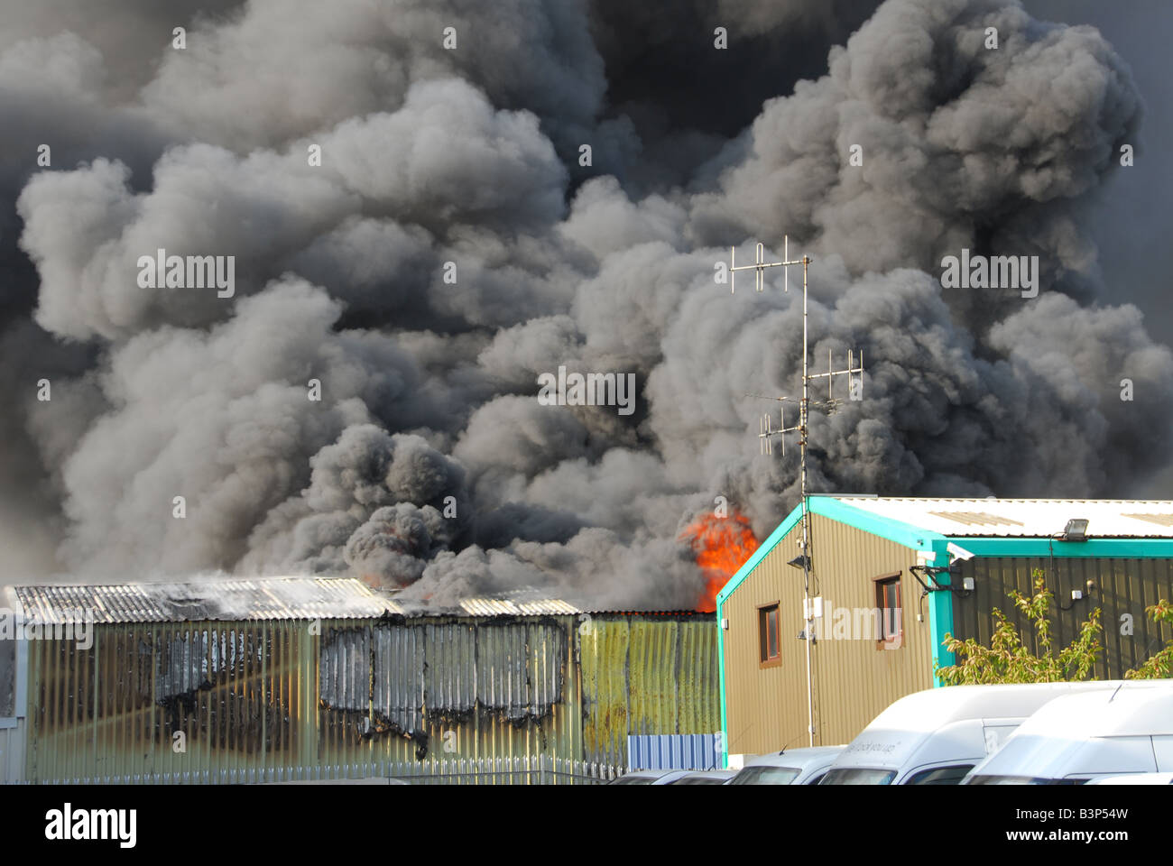 Factoryon Fire Fire arson factory warehouse hi-res stock photography and images - Alamy