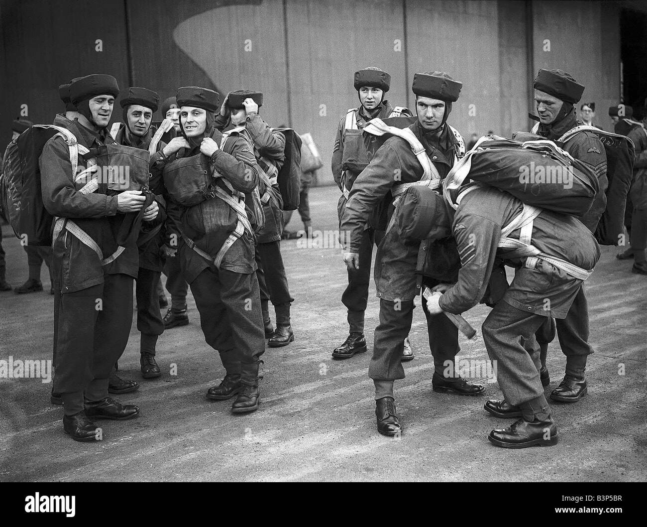 Ww2 military uniforms Black and White Stock Photos & Images - Alamy