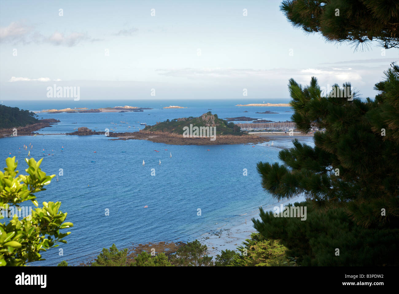 TREBEURDEN CASTLE ISLAND, CASTEL MANSION SEEN FROM THE POINT OF BIHIT COTES D'ARMOR BRITTANY Stock Photo