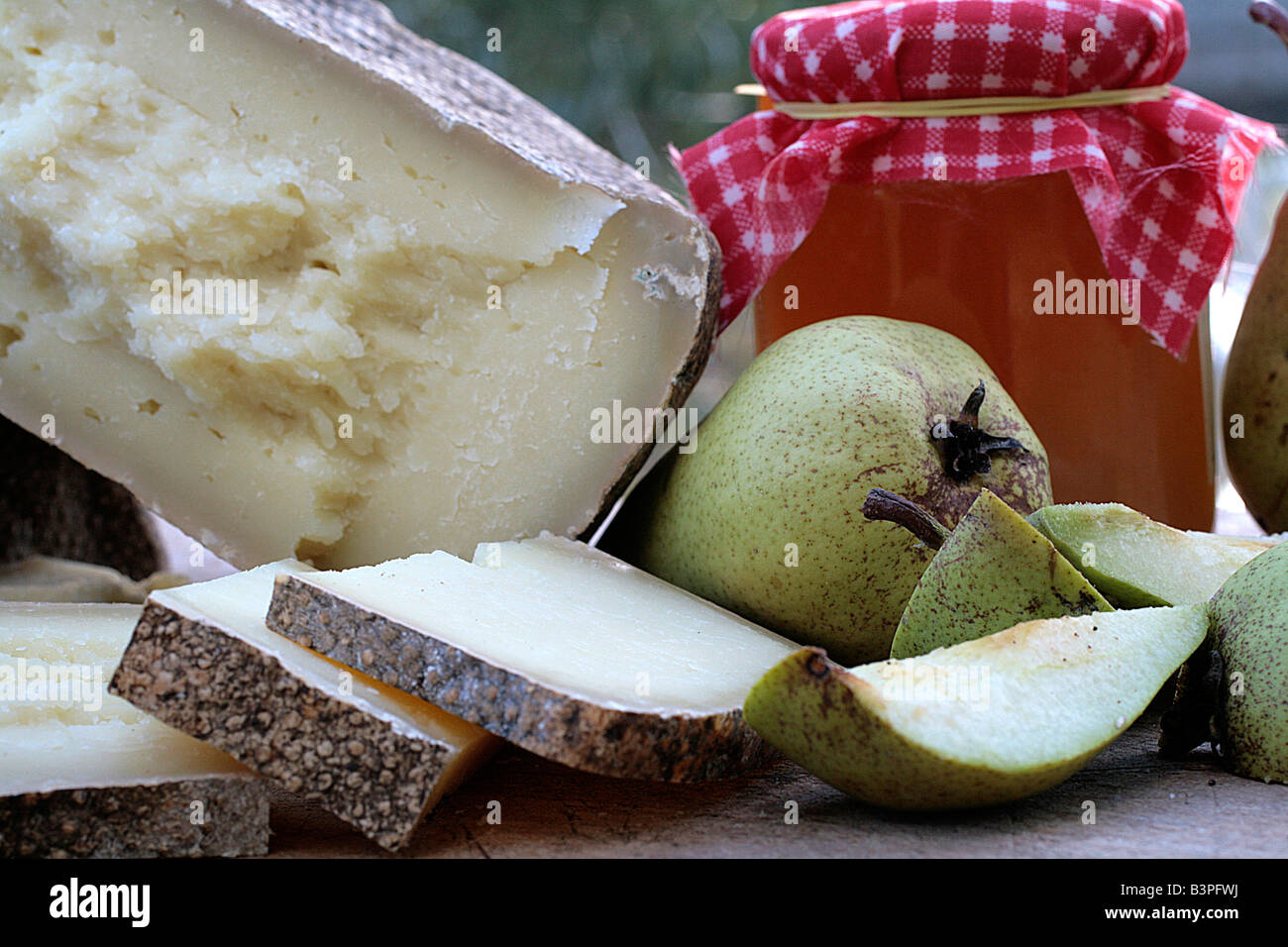 Pears and Pecorino cheese, Pinzi Pinzuti farm, Abbadia San Salvatore