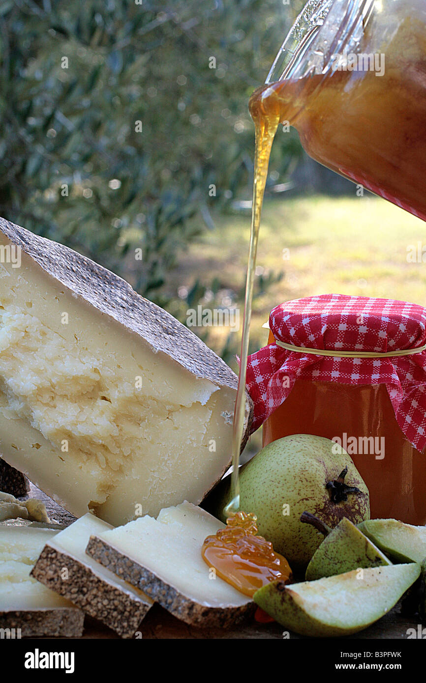Pears and Pecorino cheese, Pinzi Pinzuti farm, Abbadia San Salvatore