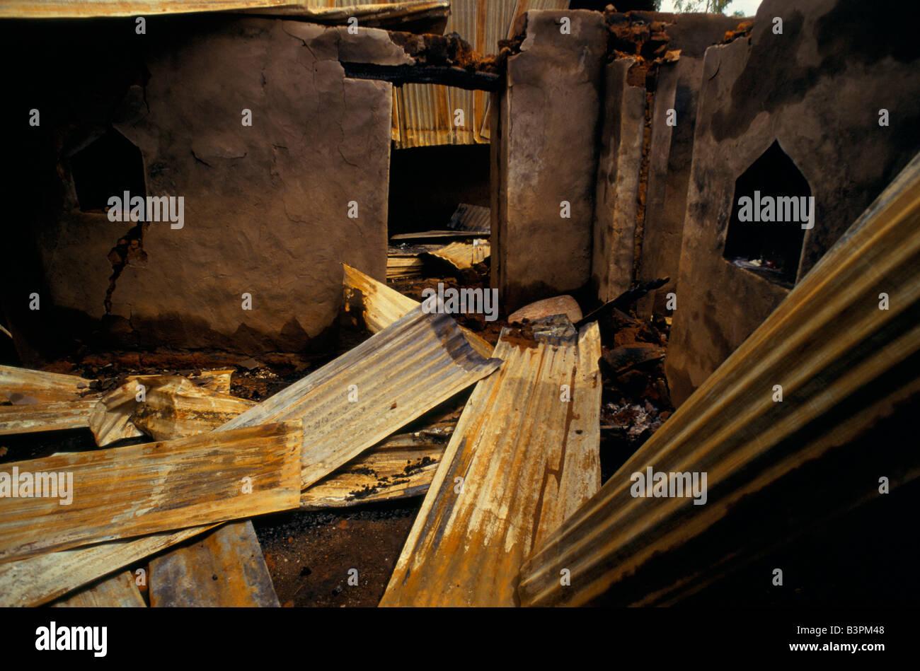 Burnt out house, Ruyigi, Burundi,  Nov 1993 Stock Photo