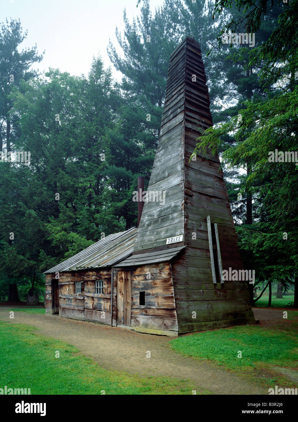 REPLICA OF FIRST OIL WELL IN WORLD, 1859, DRAKE WELL MUSEUM, TITUSVILLE, PENNSYLVANIA, USA Stock Photo