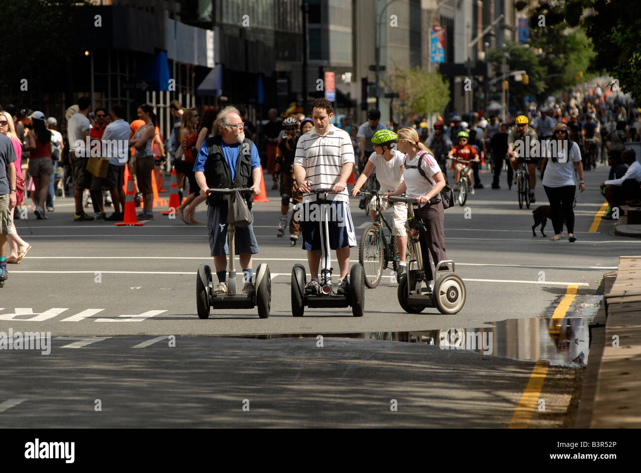 Bicycles and pedestrians take to the streets on Saturday August 23 2008 for the New York Summer Streets Stock Photo
