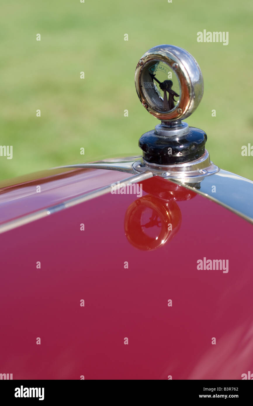 Car radiator temperature gauge hi-res stock photography and images - Alamy