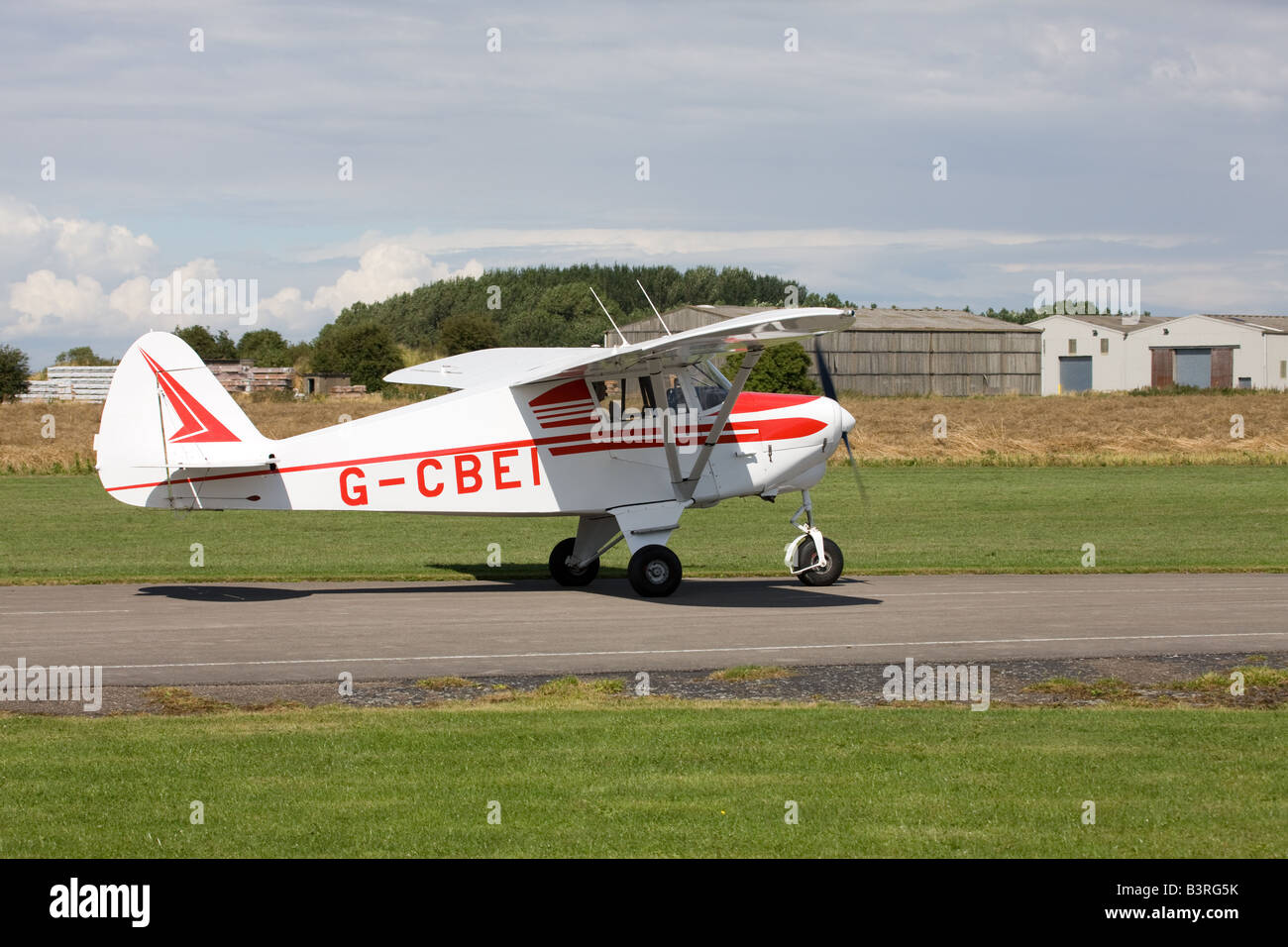 Piper PA-22-108 Colt G-CBEI  taxiing at Breighton Airfield Stock Photo