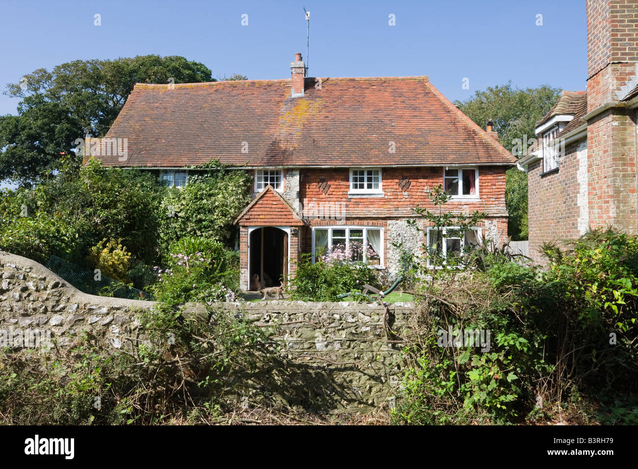 Typical East Sussex Half Tiled House Stock Photo Alamy