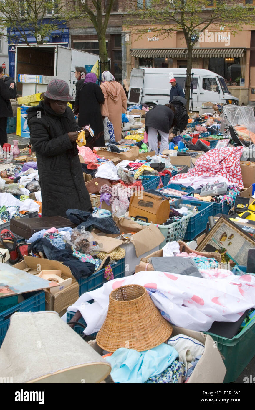 Place du Jeu de Balle daily flea market selling a wide range of new and