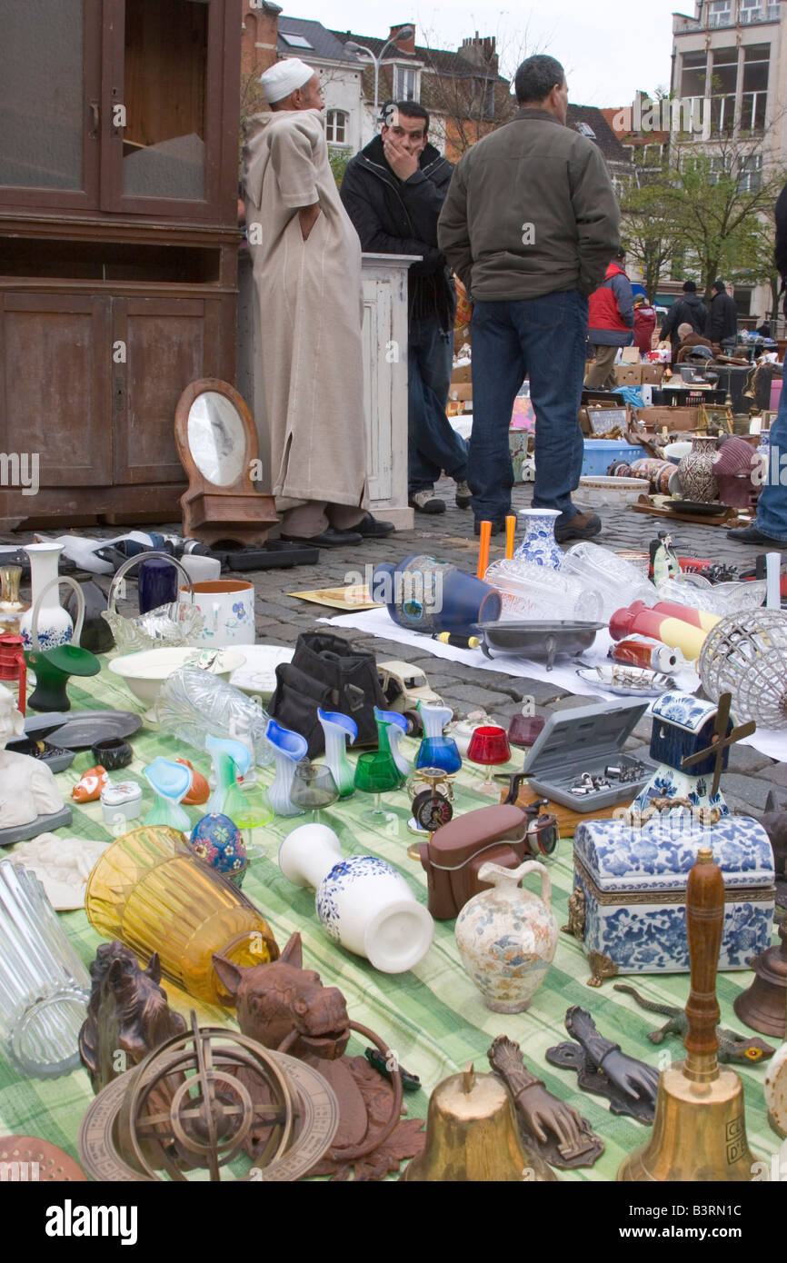 Place du Jeu de Balle daily flea market selling a wide range of new and
