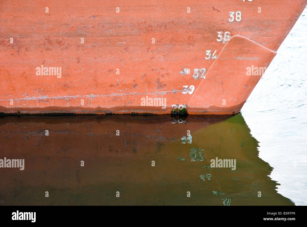 Plimsoll line ship hires stock photography and images Alamy