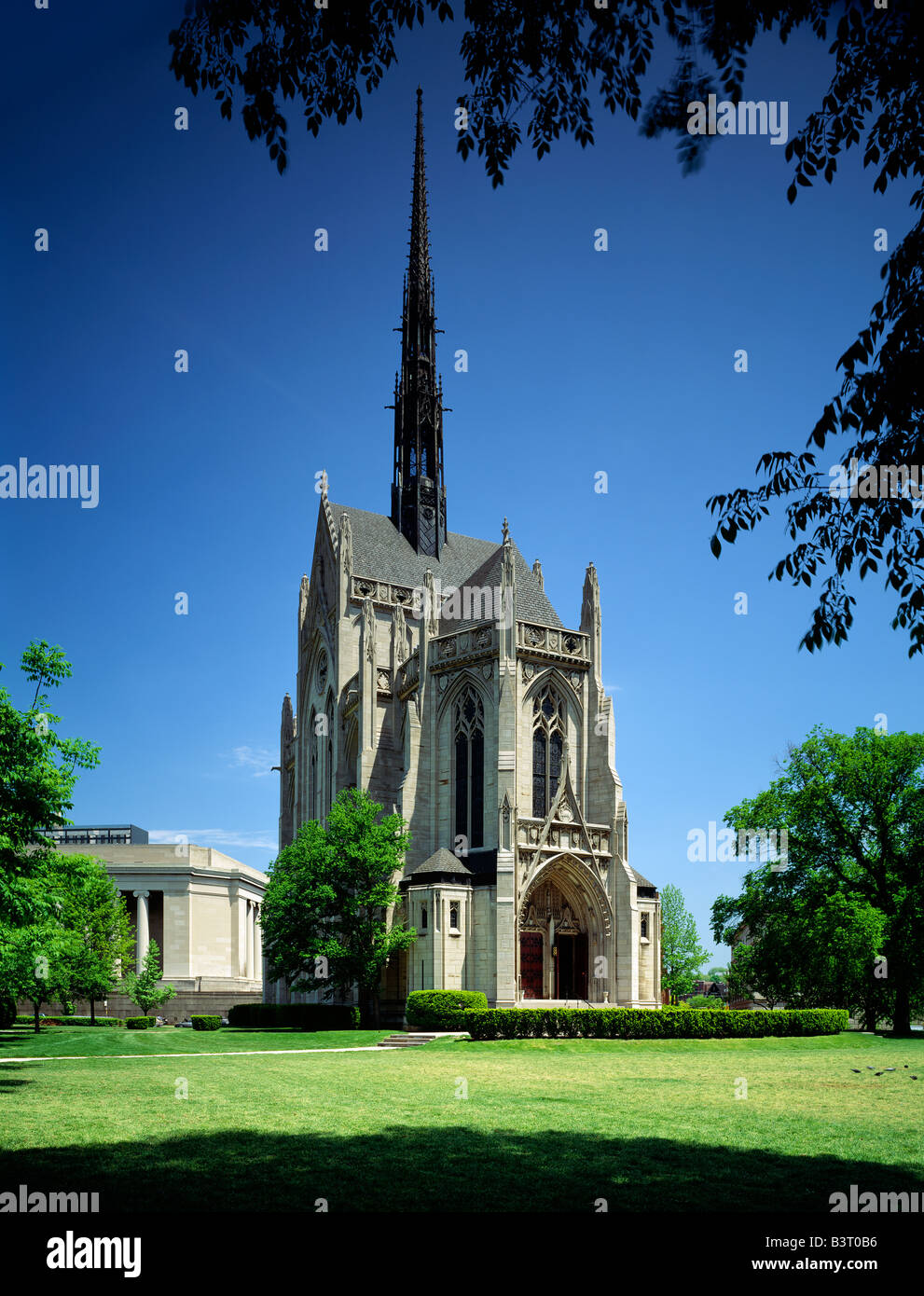 HEINZ MEMORIAL CHAPEL, UNIVERSITY OF PITTSBURGH; FRENCH GOTHIC ARCHITECTURE, PITTSBURGH, PENNSYLVANIA Stock Photo