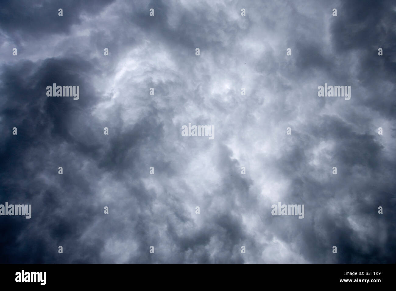 Stormy clouds hi-res stock photography and images - Alamy