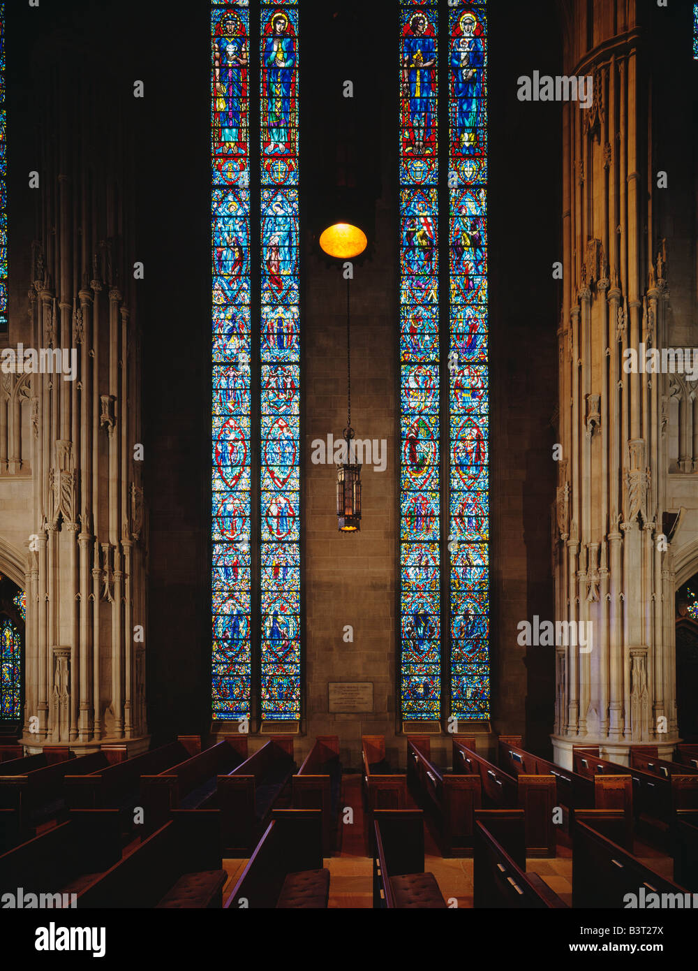 STAINED GLASS WINDOWS, HEINZ MEMORIAL CHAPEL, UNIVERSITY OF PITTSBURGH; FRENCH GOTHIC ARCHITECTURE, PITTSBURGH, PENNSYLVANIA Stock Photo