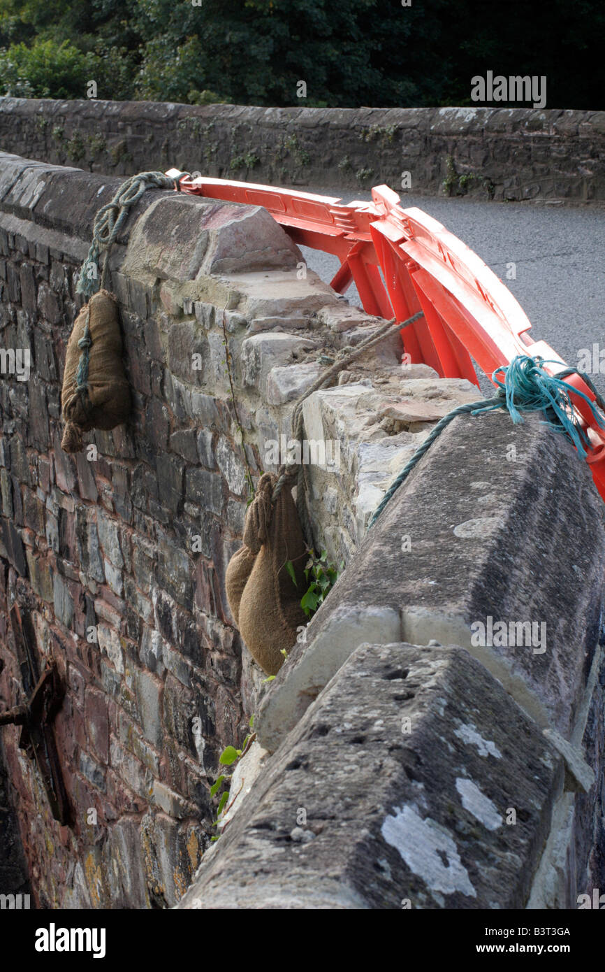 BRIDGE REPAIR ON BICKLEIGH BRIDGE DEVON FOLLOWING IMPACT DAMAGE BY VEHICLE Stock Photo