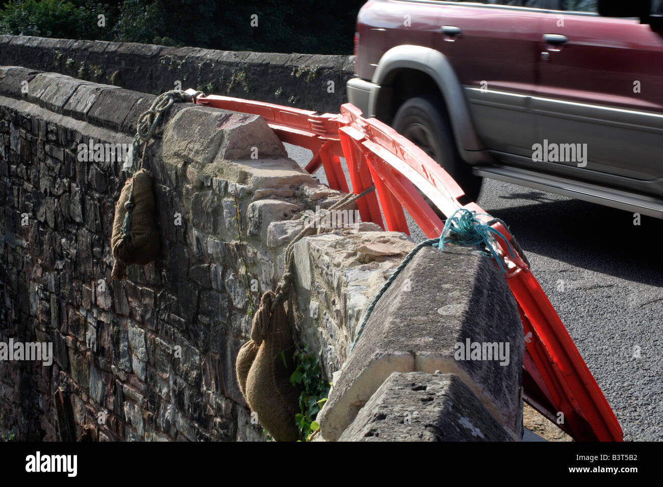 BRIDGE REPAIR ON BICKLEIGH BRIDGE DEVON FOLLOWING IMPACT DAMAGE BY VEHICLE Stock Photo