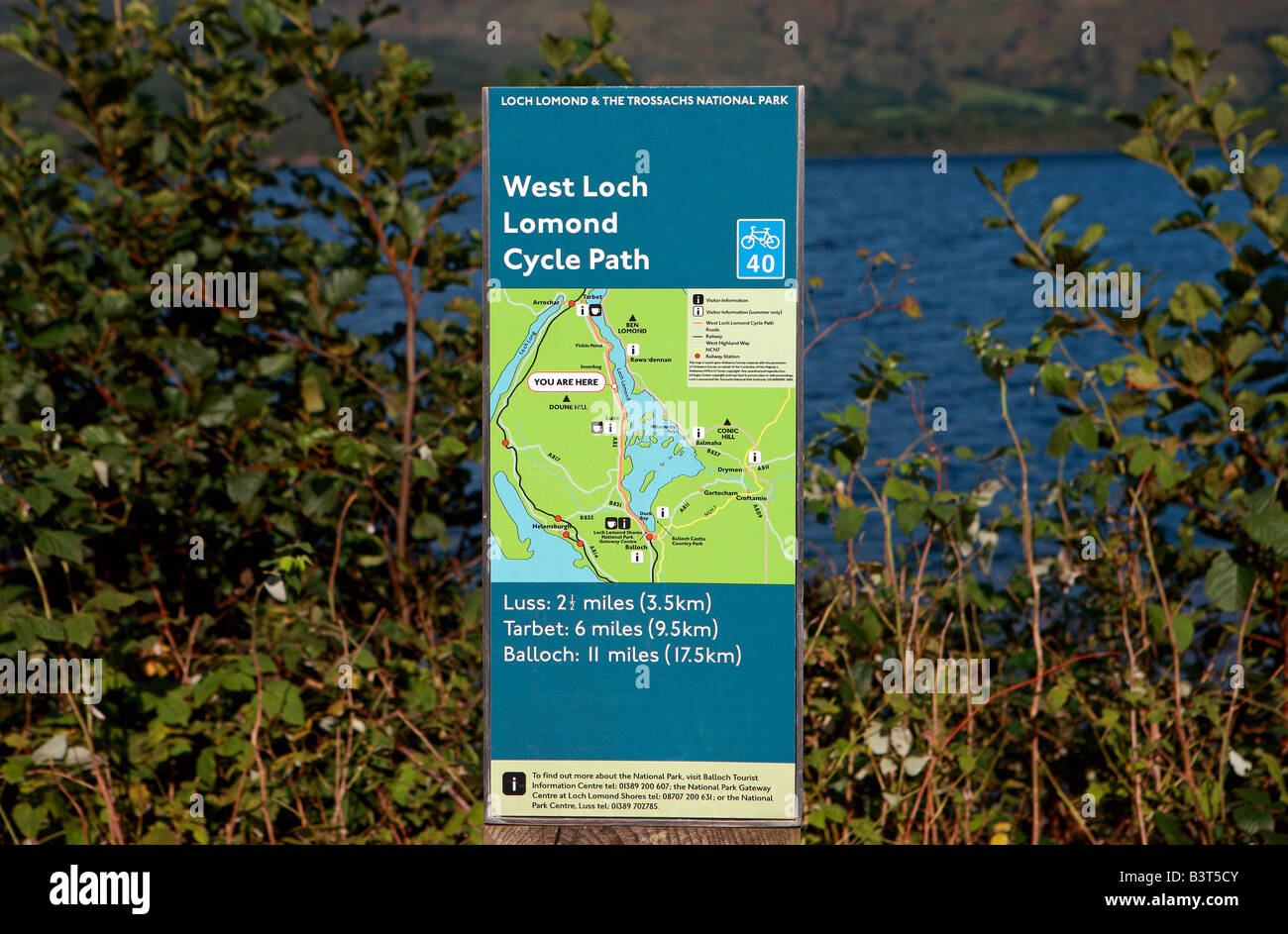 Loch Lomond cycle path sign Stock Photo