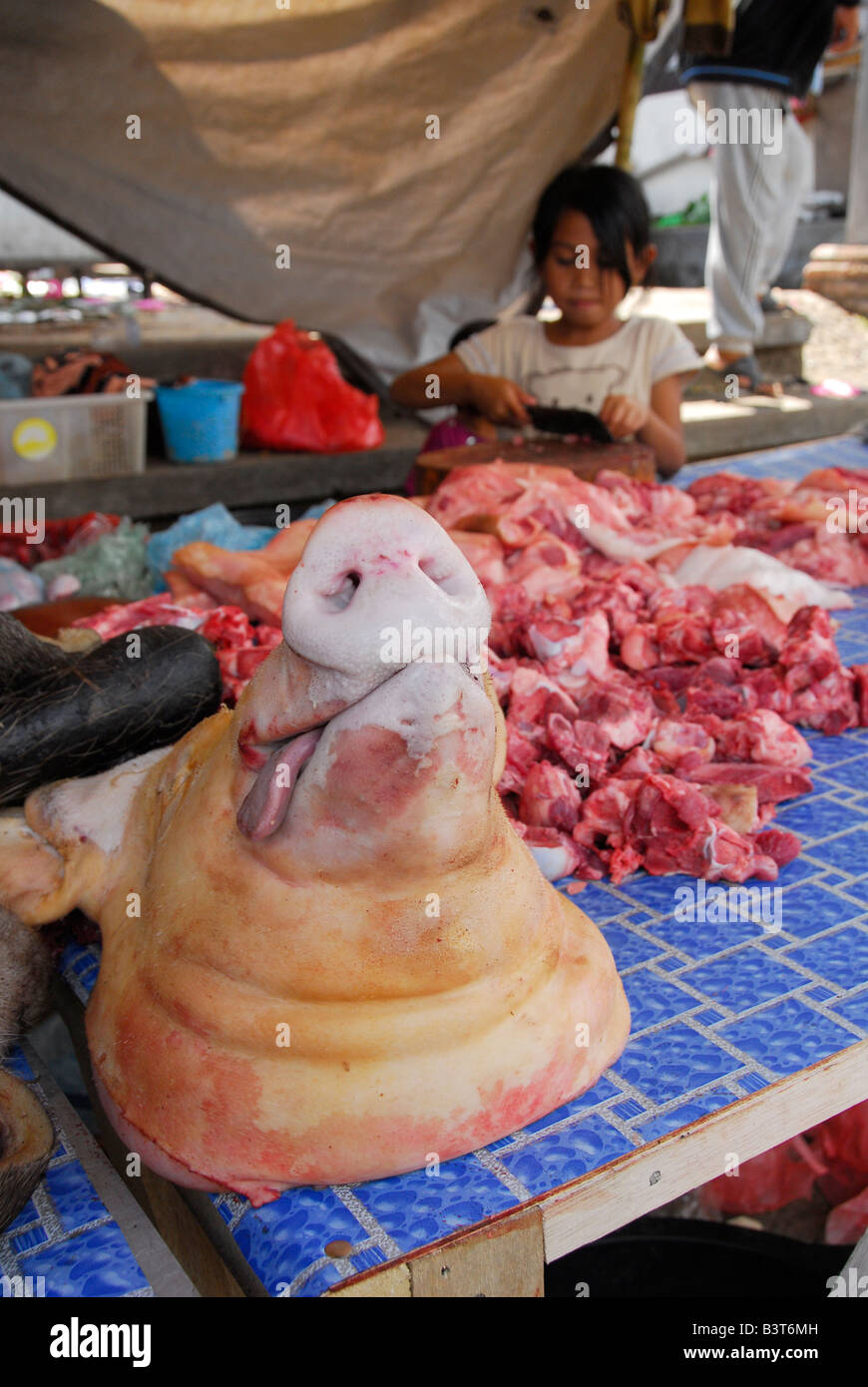 pigs head for sale, fresh meat market, mayong , buleleng regency , bali , indonesia Stock Photo