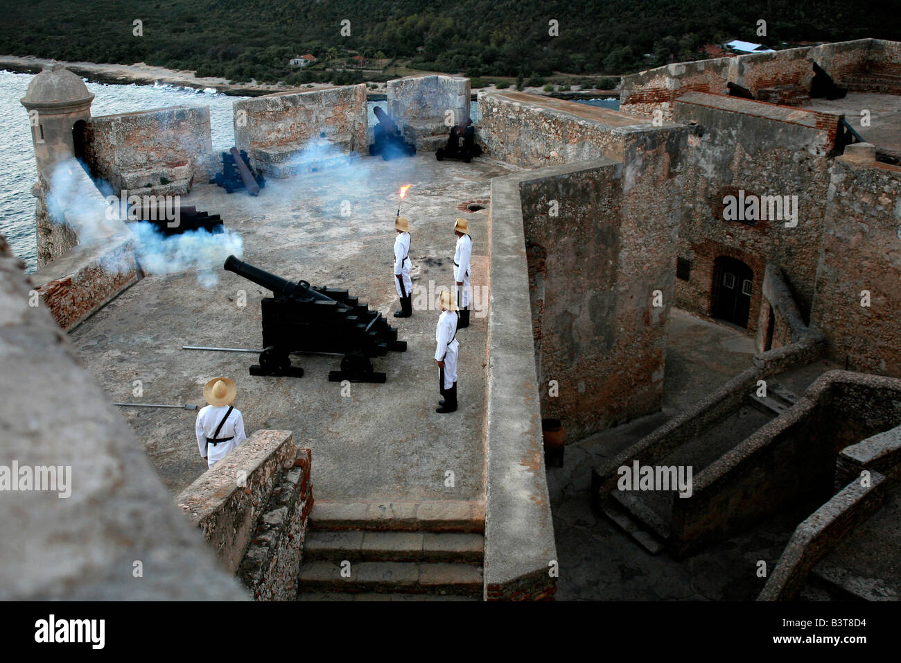 The shooting of the gun, Castle of Morro (Castillo del Morro), Santiago