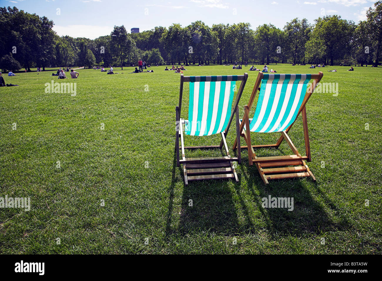 England, London, Deck chairs in Green Park Stock Photo Alamy
