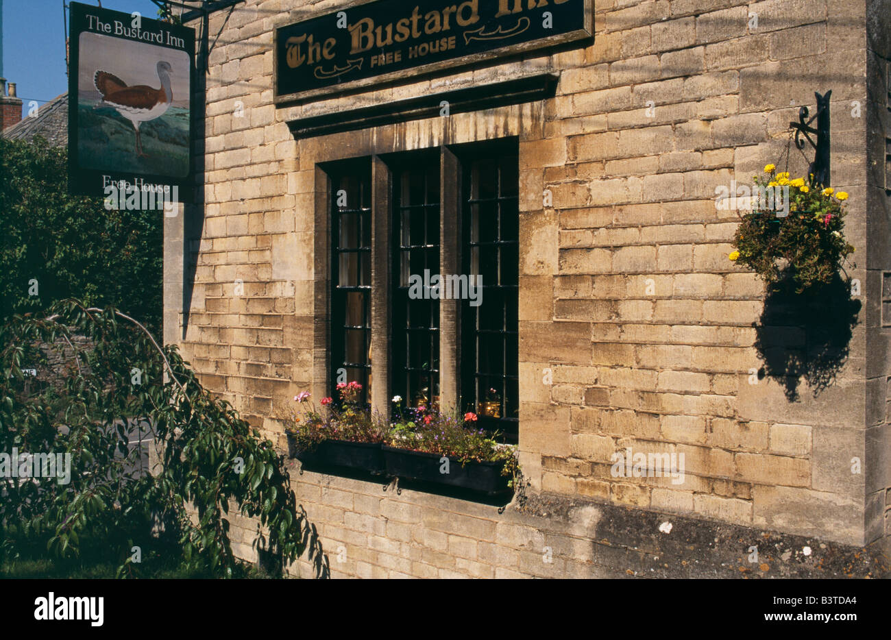 England, Lincolnshire, South Rauceby. The Bustard Inn. Stock Photo