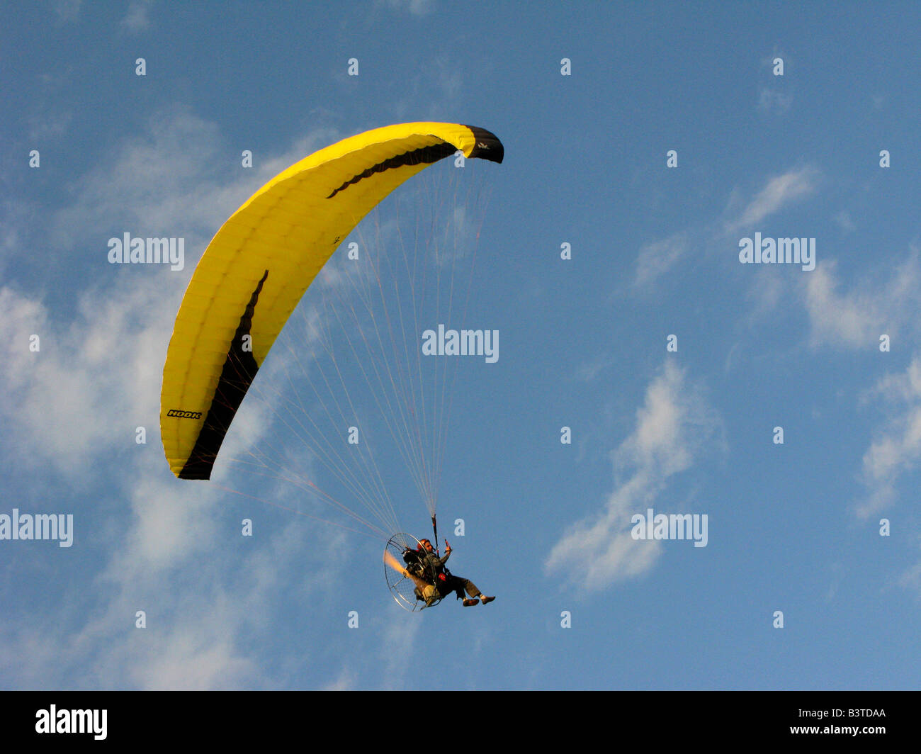 Powered paraglider hires stock photography and images Alamy