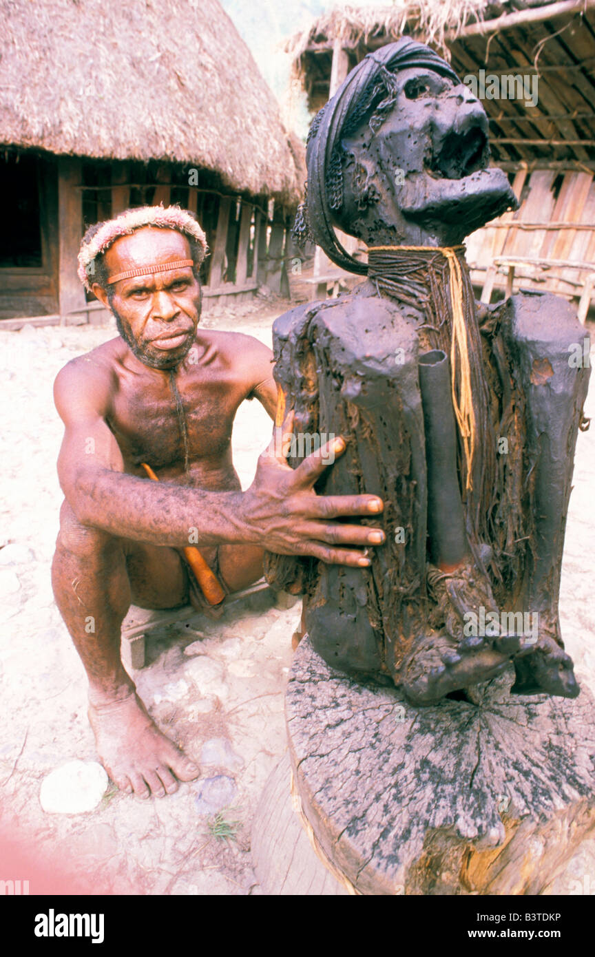 Oceania, Indonesia, Irian Jaya. The Dani people, a perserved 300 year old chief. Stock Photo