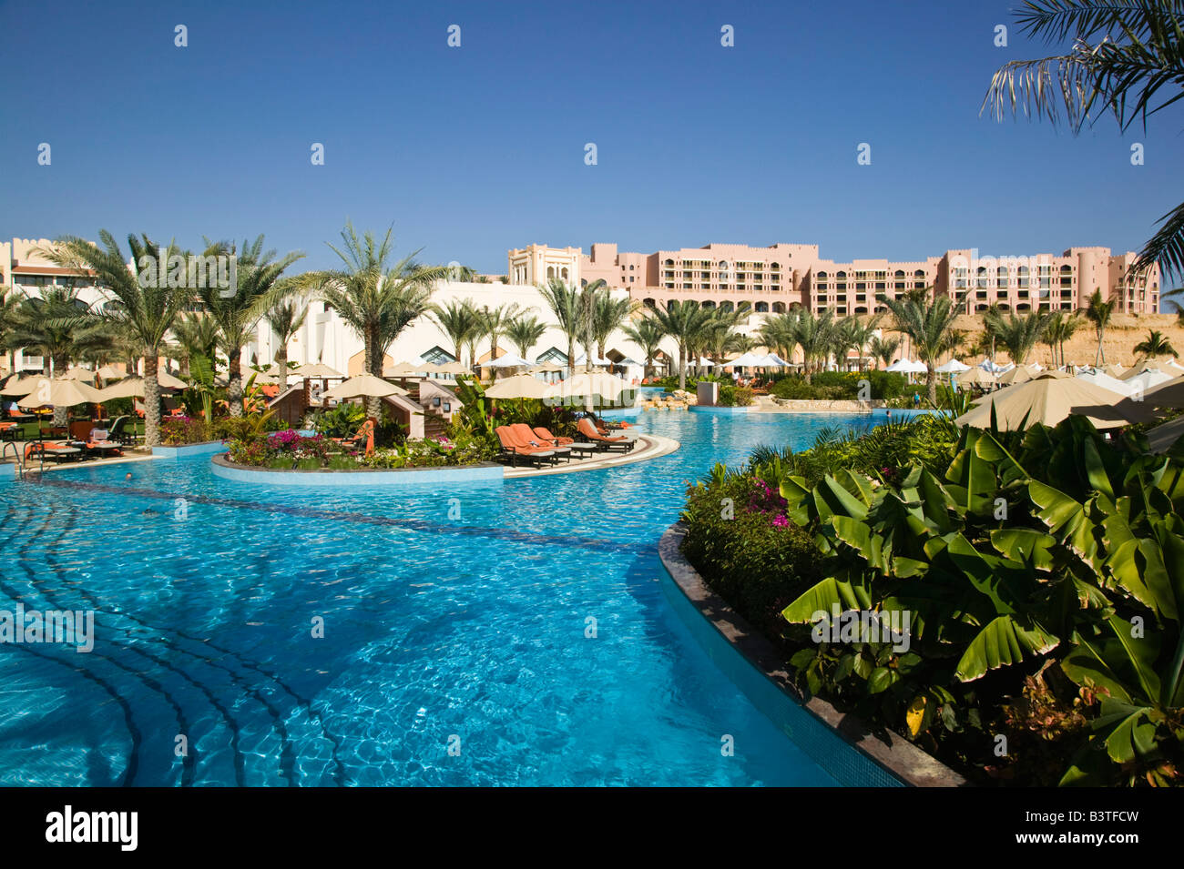 Oman, Muscat, Al, Jissah. Shangri, La Barr Al, Jissah Resort / Pool View Stock Photo Alamy Oman, Muscat, Al, Jissah. Shangri, La Barr Al, Jissah Resort / Pool View Stock Photo Alamy