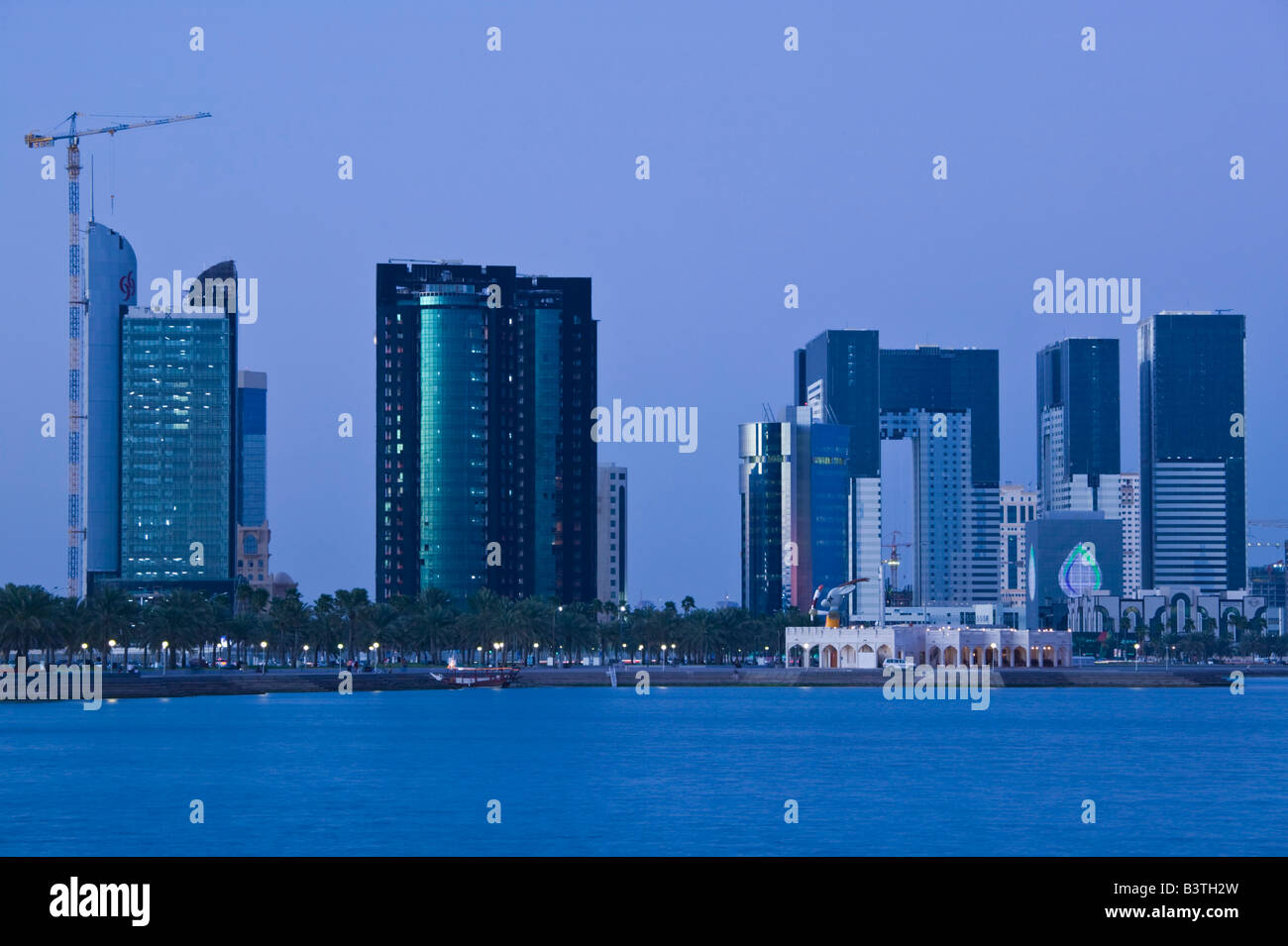 Qatar, Ad Dawhah, Doha. West Bay Development along the Corniche / Dusk ...