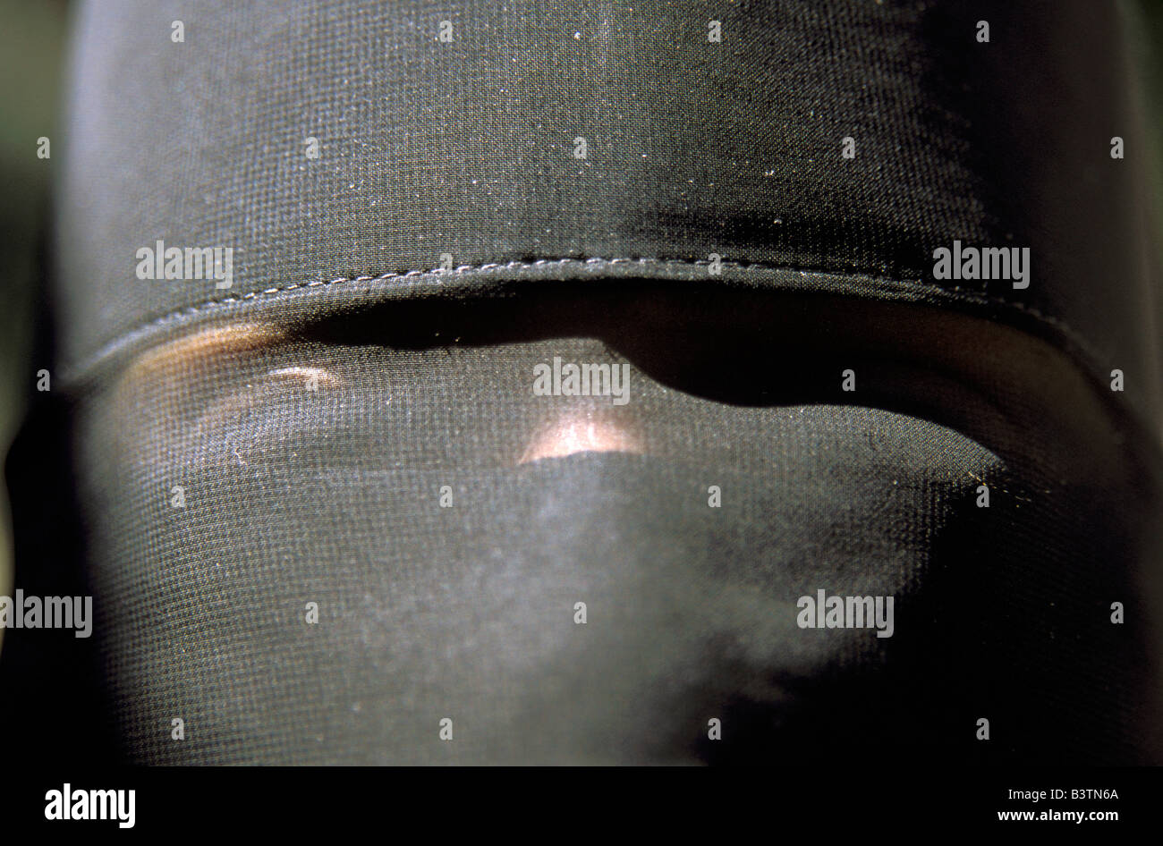 Yemen Veiled Woman High Resolution Stock Photography and Images - Alamy