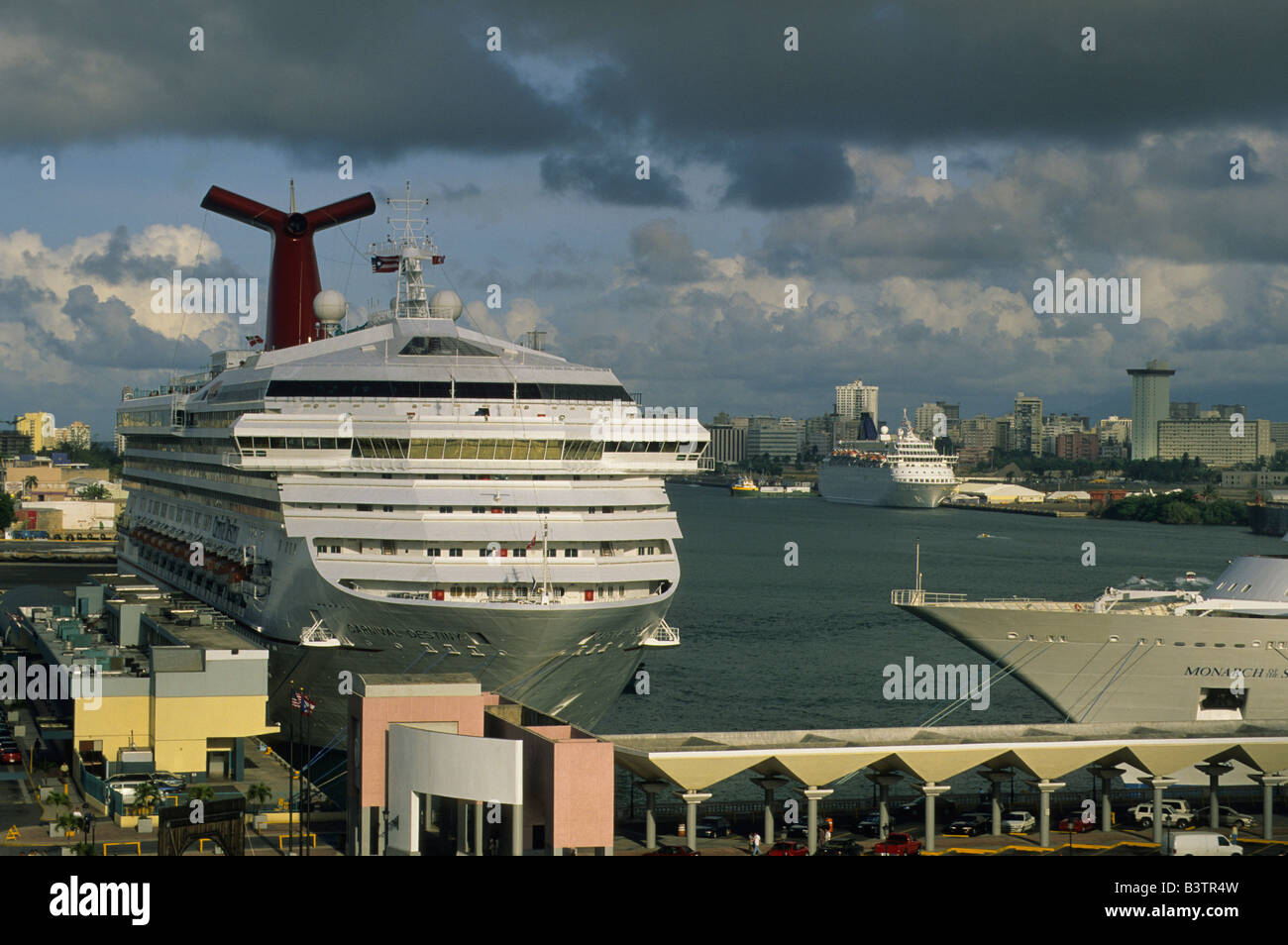 cruise ships in old san juan