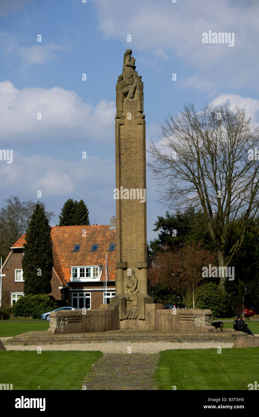 Netherlands (aka Holland), Arnhem, Oosterbeek. War memorial at Hartenstein (aka Airborne Museum) Stock Photo