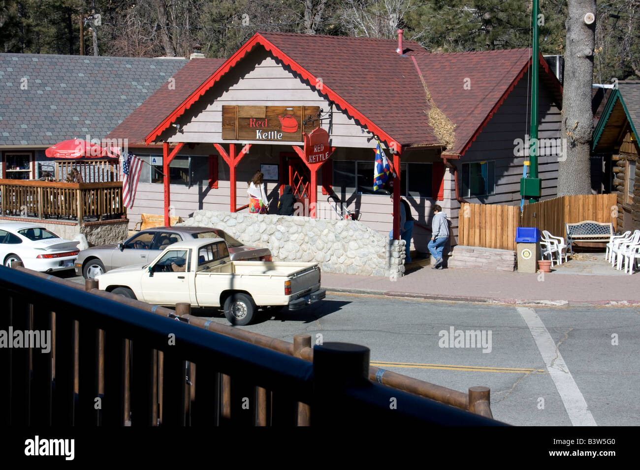 Red kettle idyllwild hires stock photography and images Alamy