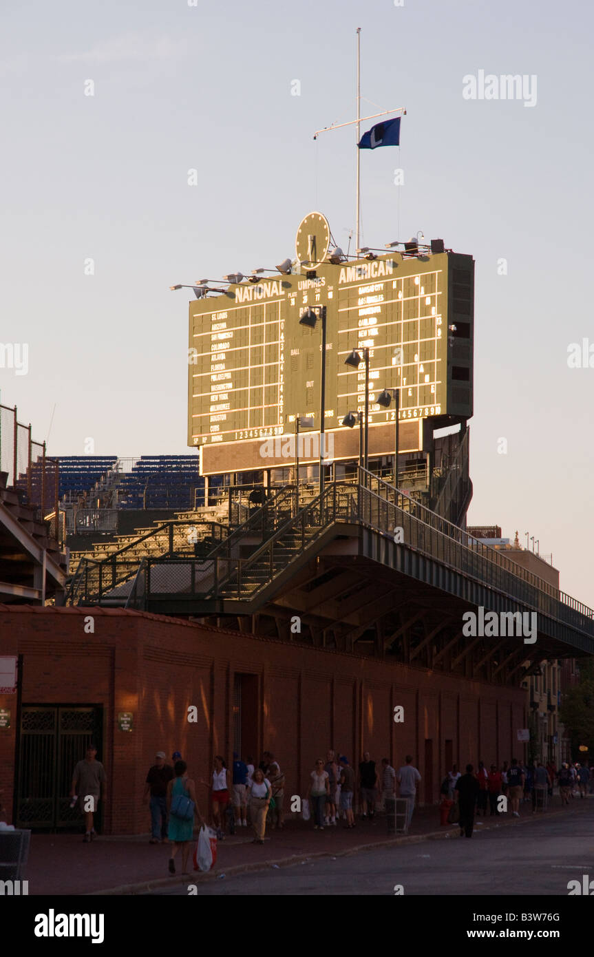 Chicago's Wrigley Field Scoreboard Stock Photo - Alamy