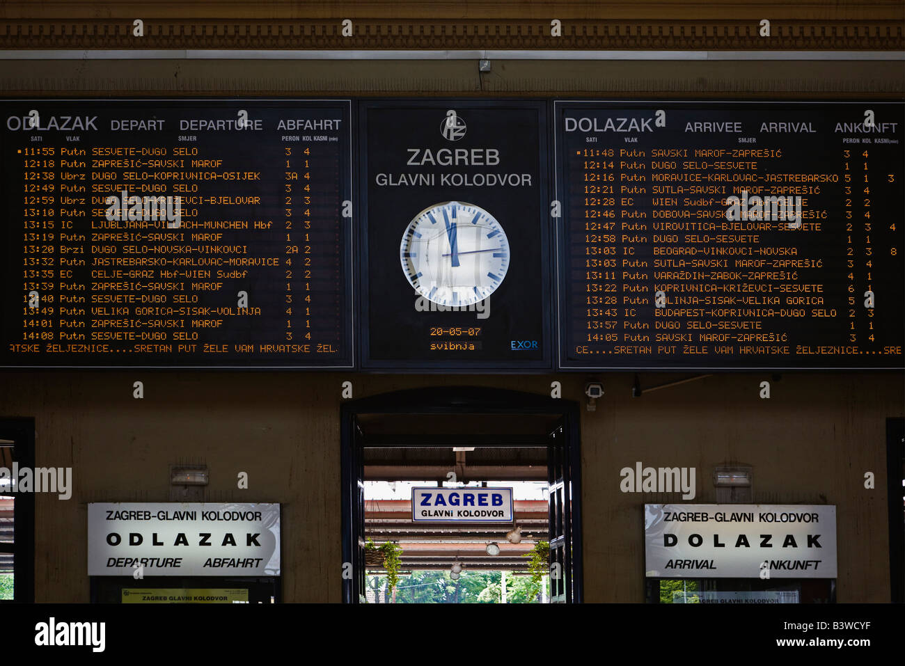 Clock and train schedule, Glavni Koldvor the main station in Zagreb, Croatia Stock Photo