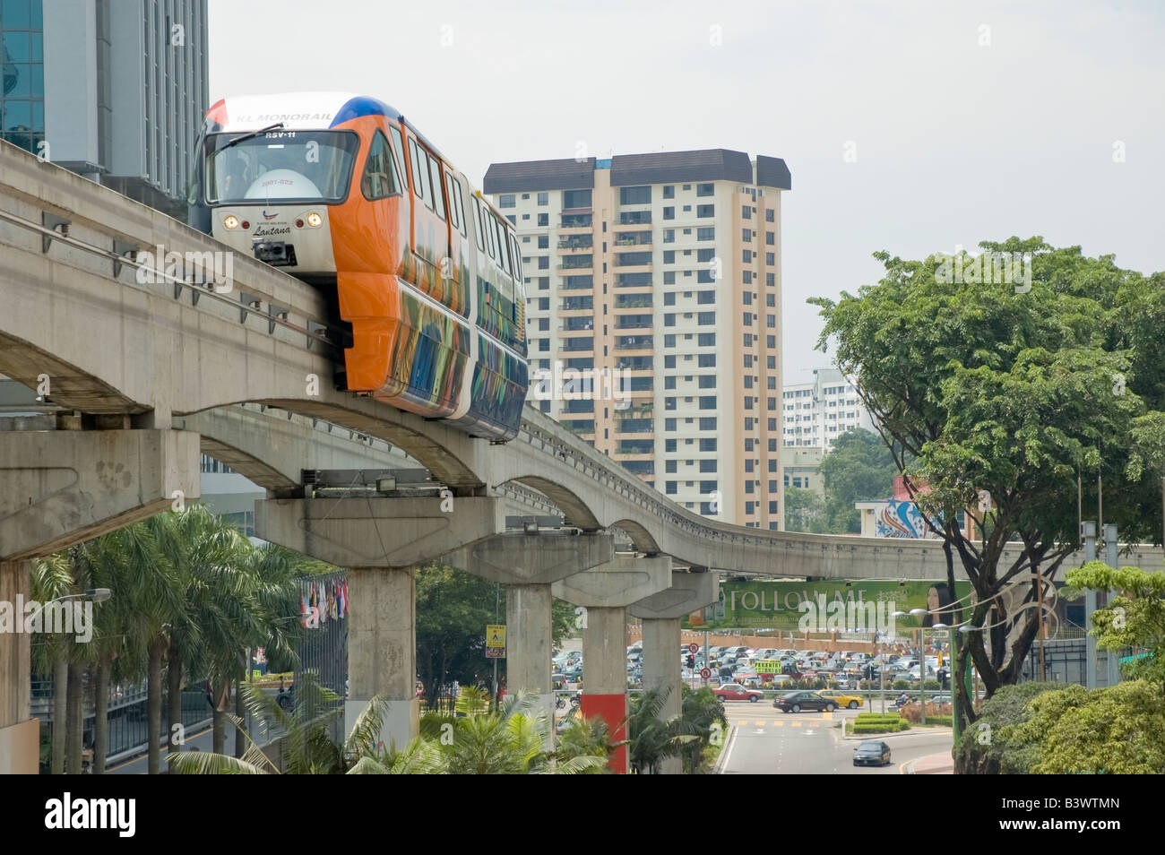 Monorail on Jalan Sultan Ismail, approaching Bukit Bintang Station from Jalan Imbi. Stock Photo