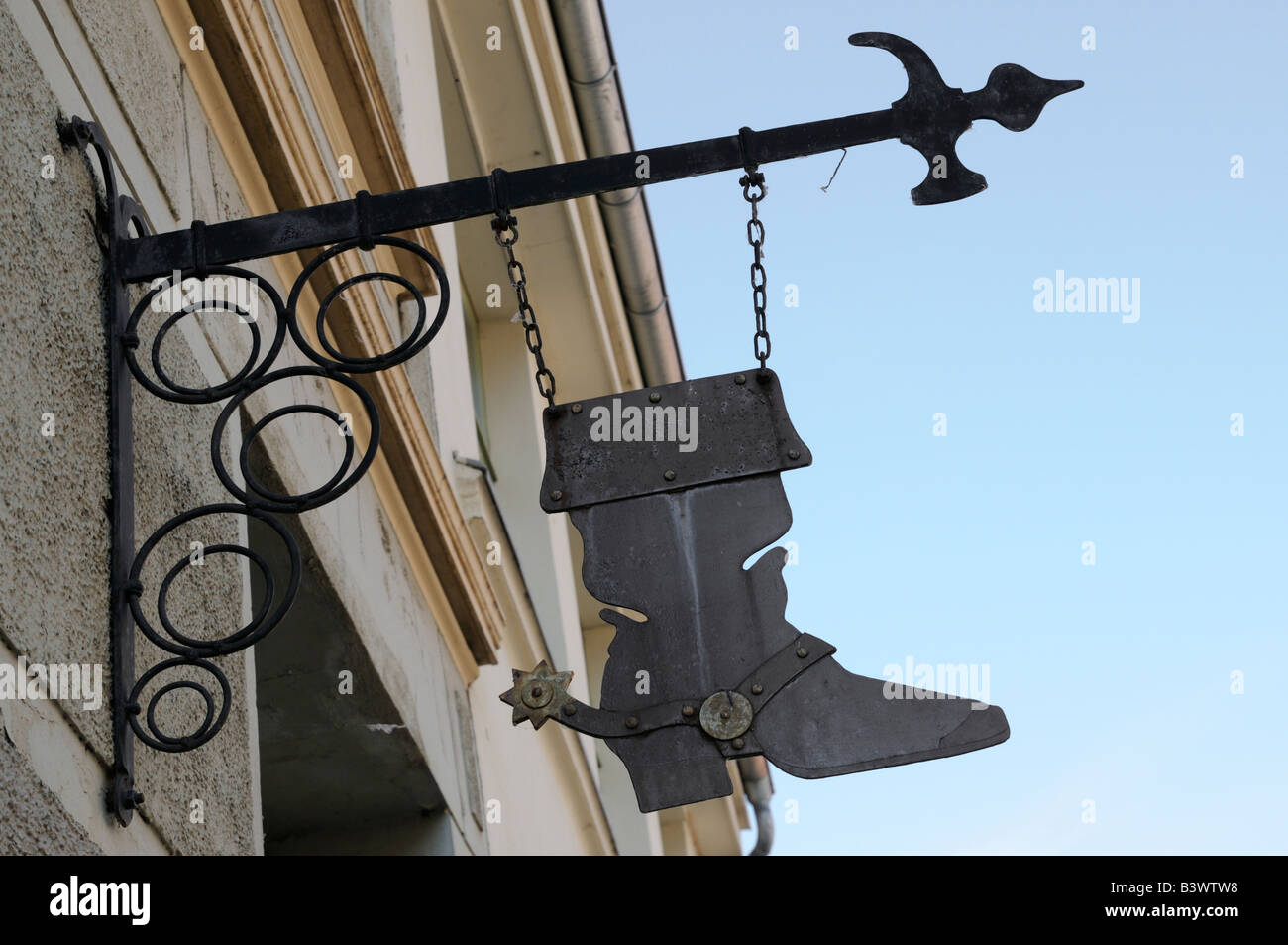 Westernstiefel Ladenschild gesehen in Wismar Deutschland Western boot shop sign seen in Wismar Germany Stock Photo