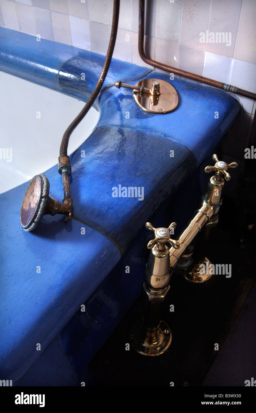 A CLASSIC BATHROOM WITH ROYAL DOULTON FITTINGS UK Stock Photo Alamy