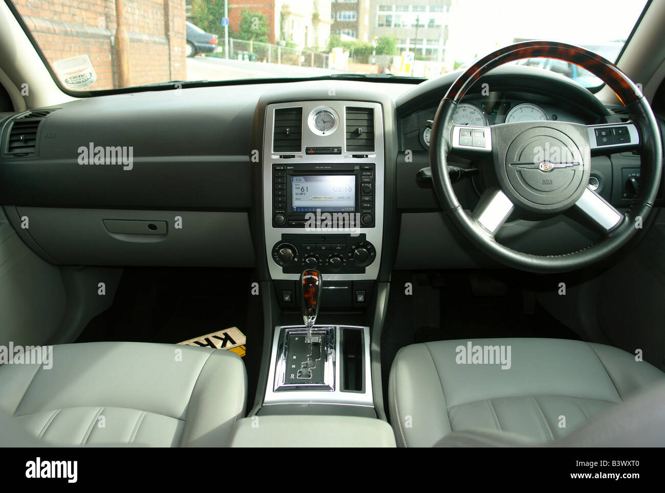 Chrysler 300c Car Dashboard Interior Gb Uk 2008 Stock Photo