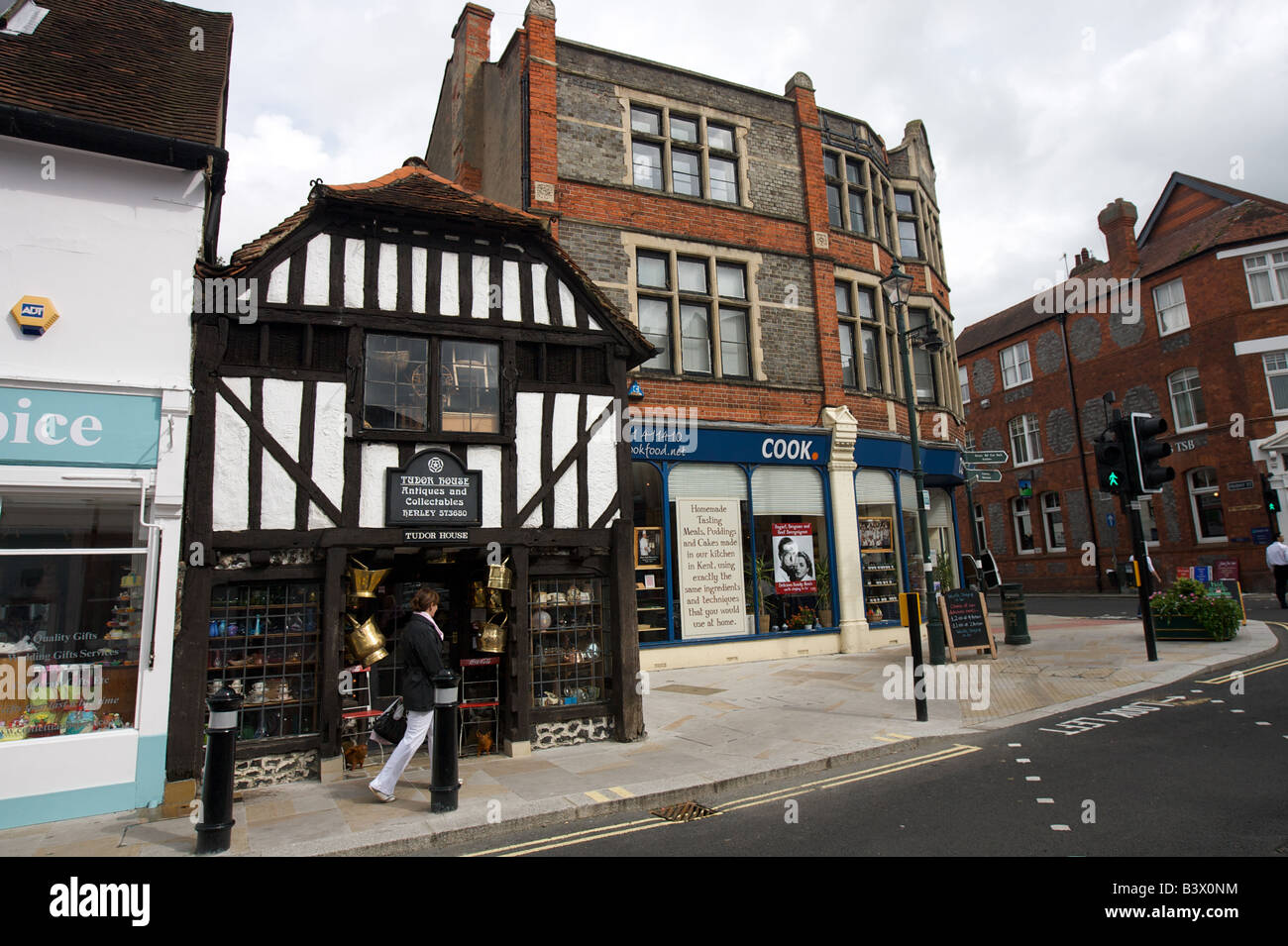 Antiques shop in Henley on Thames Stock Photo Alamy